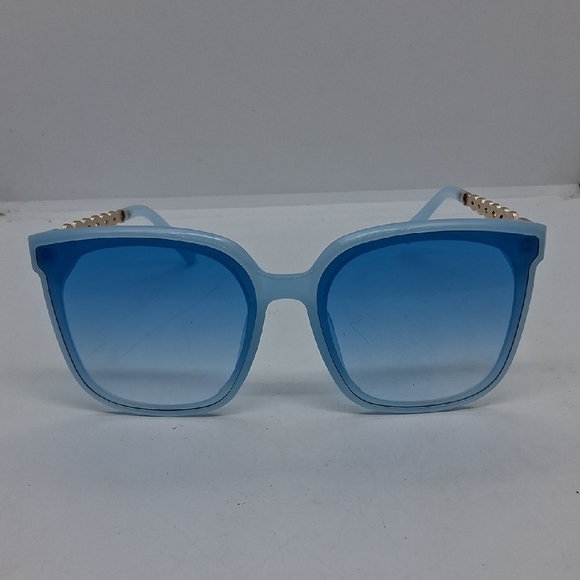 unbranded Accessories - NWOT Unbranded Stylish Blue & Gold Sunglasses